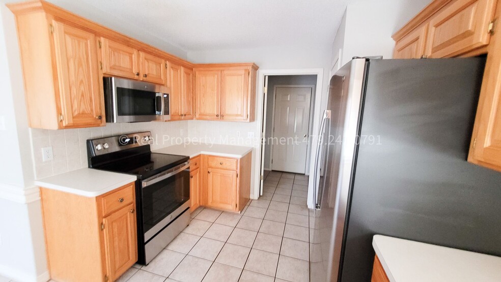 Building Photo - 7214 Red Pine Dr