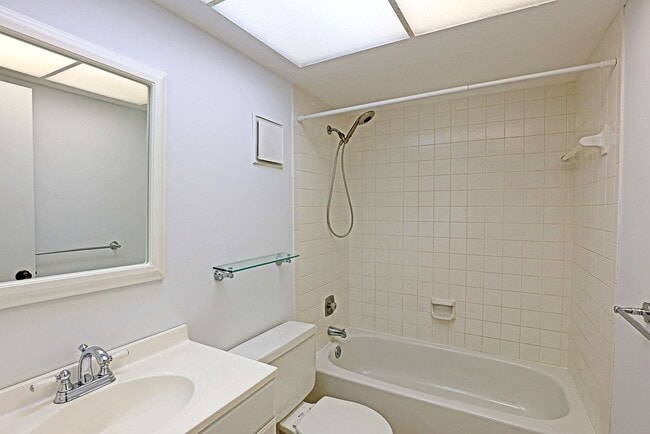Building Photo - 6120 Whiskey Creek Dr