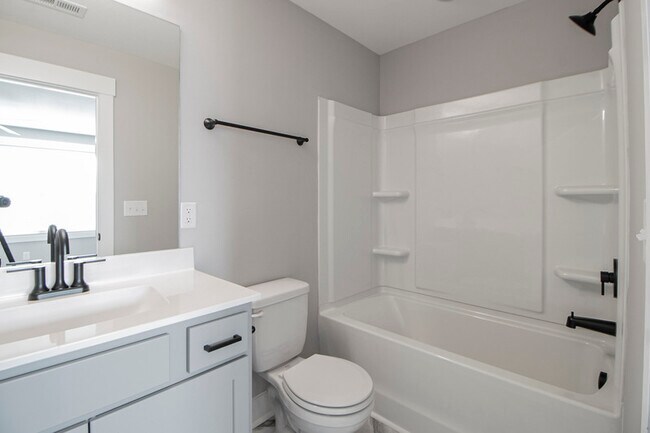 Building Photo - 403 Jonathan Wade Cir