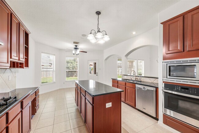 Building Photo - 1810 Candle Light Ct