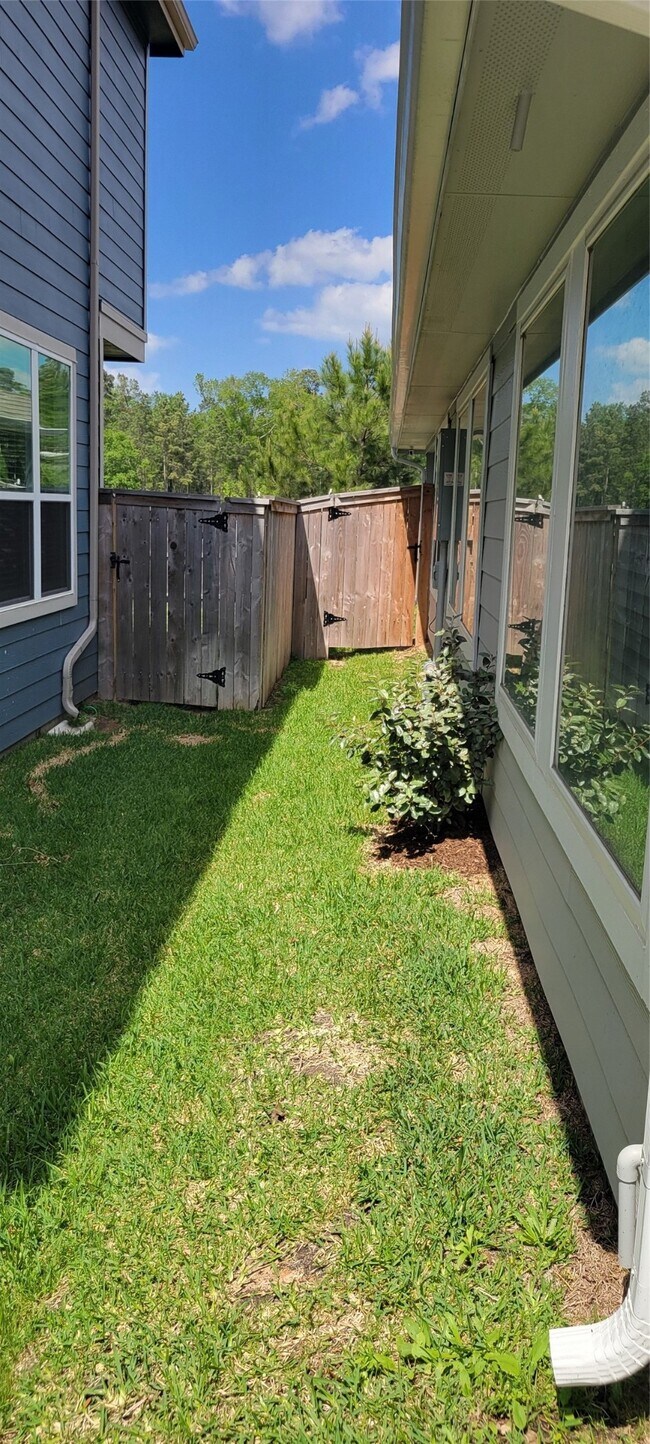 Building Photo - 347 E Coralburst Lp