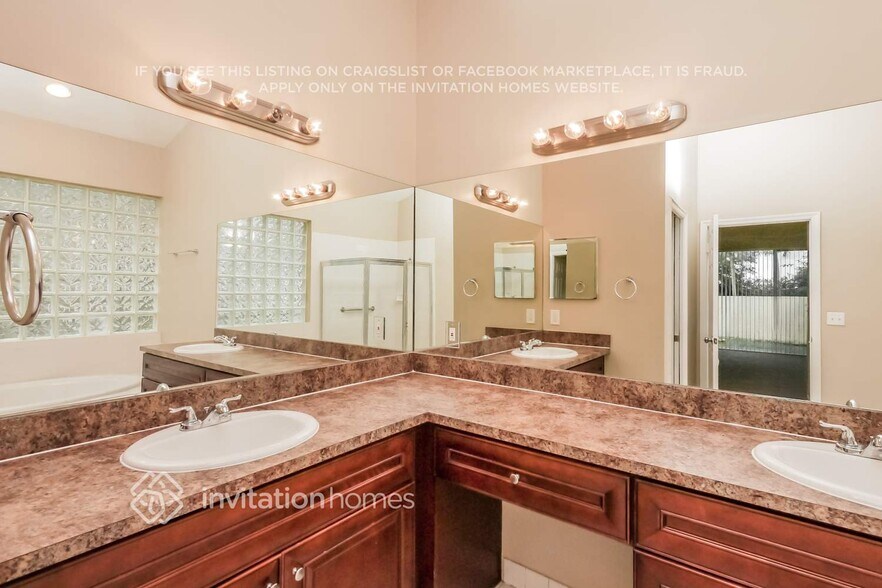 Building Photo - 1261 NW 184th Terrace