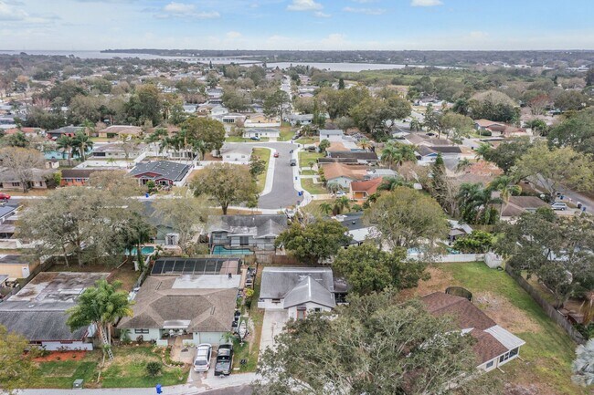 Building Photo - 1813 Chinaberry Dr