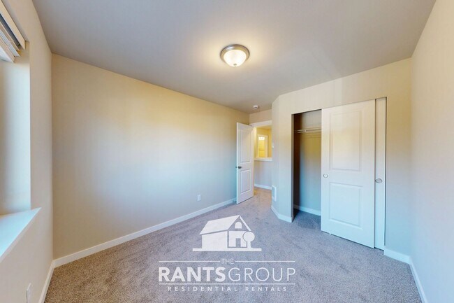 Building Photo - Leah's Landing