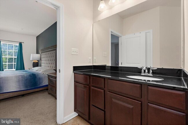 Building Photo - 364 Chessington Dr