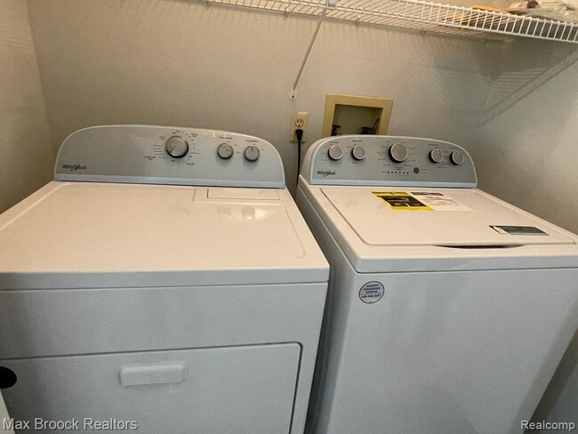 Building Photo - 6635 Bellows Ct