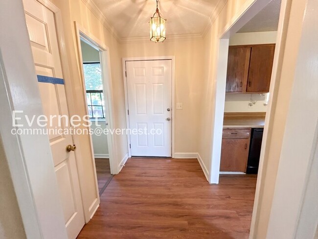 Building Photo - 1174 Ridgecrest Ln SE