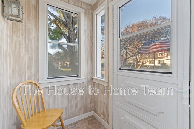 Building Photo - 405 Farrell St