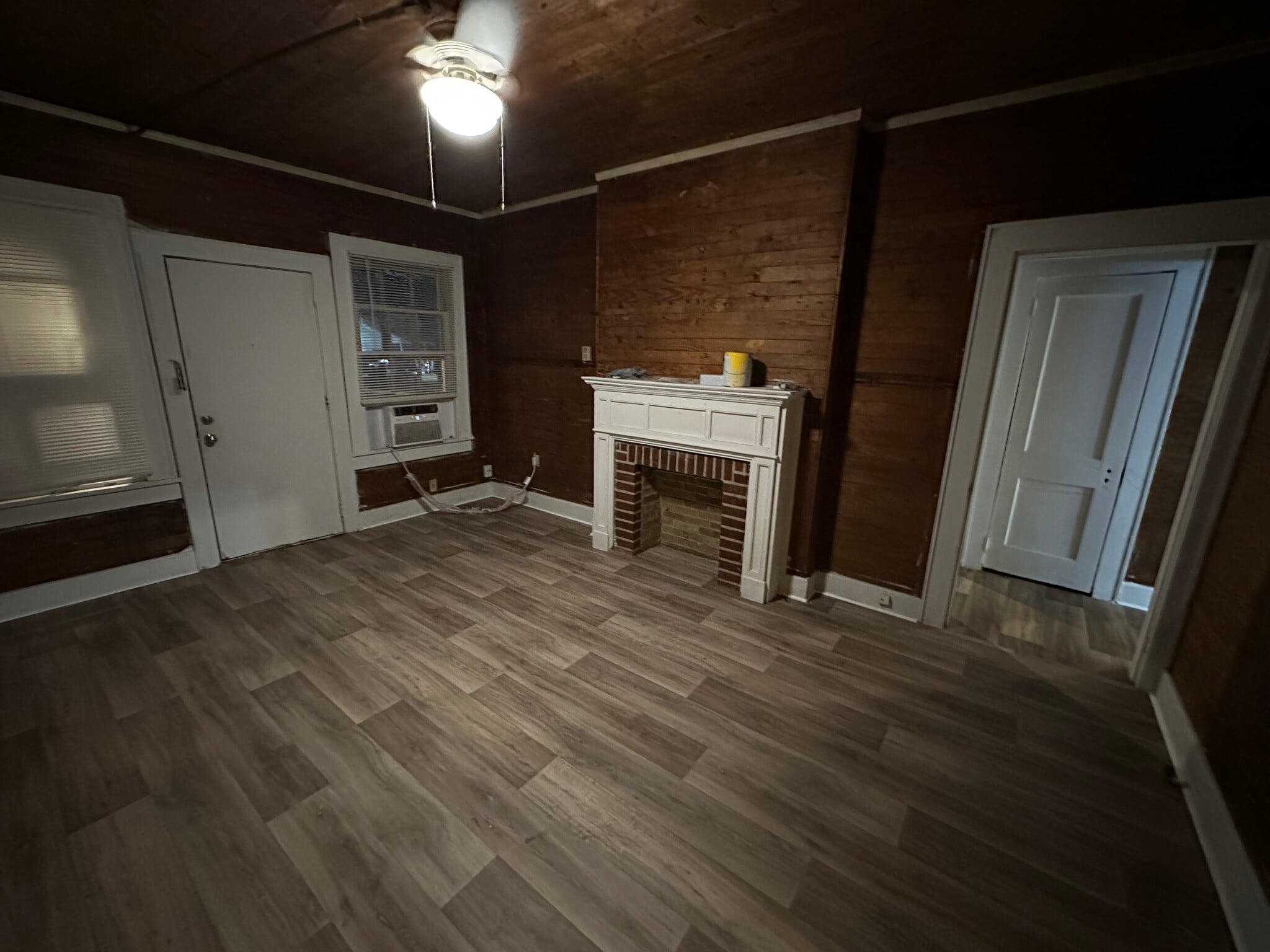 Front Living Area - 335 Caston Ave