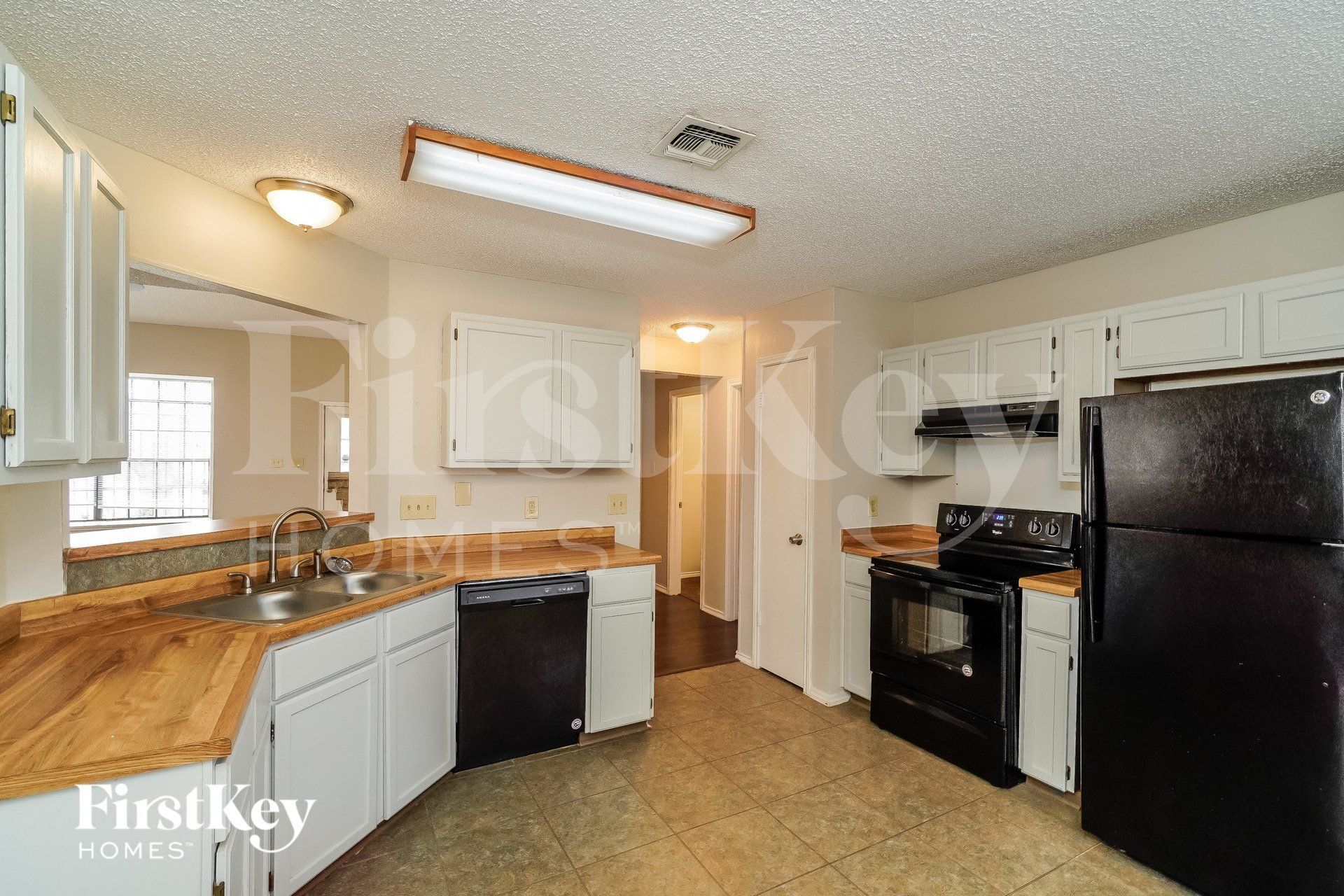 Building Photo - 5122 Lakebend E Dr