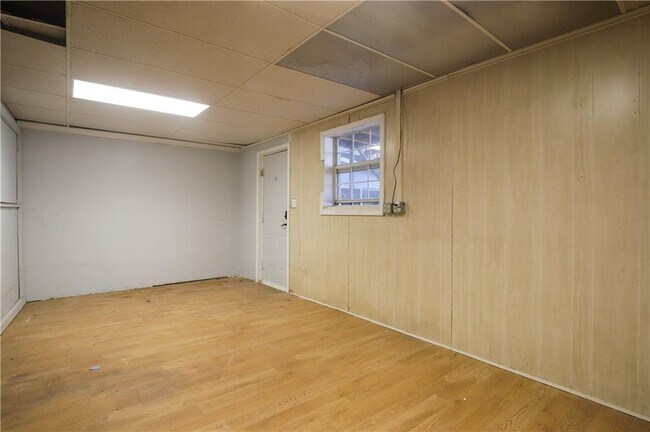 Building Photo - 3727 Regency Park Dr