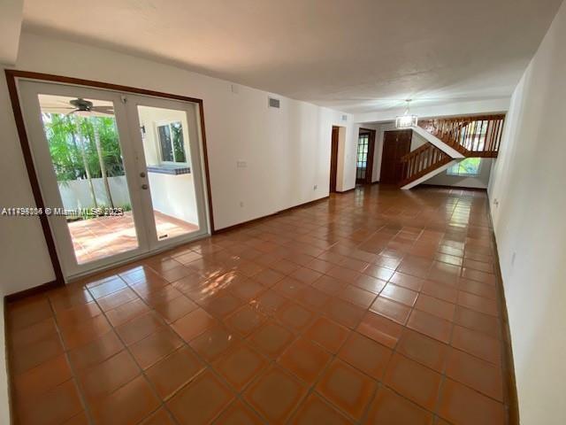 Building Photo - 402 Majorca Ave