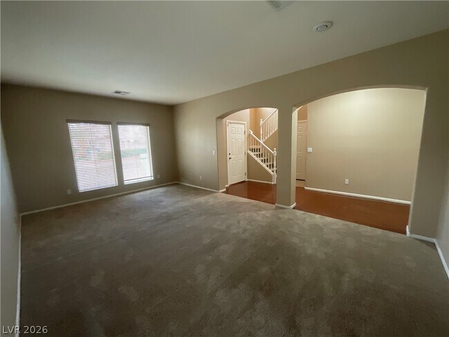 Building Photo - 10841 Paradise Rd