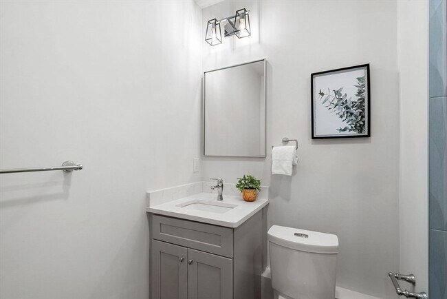 Building Photo - 181 Bennington St