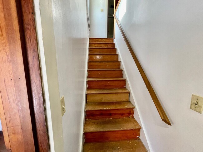 Building Photo - 120 Cotter Rd