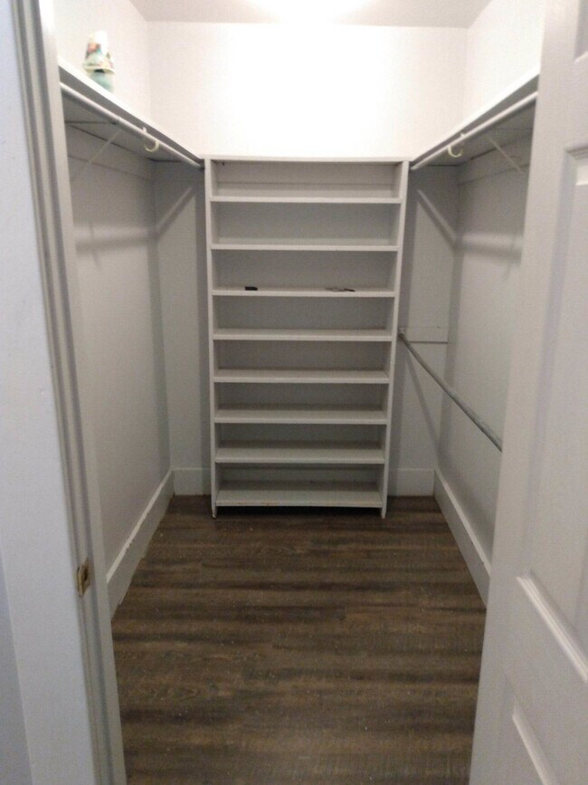 Building Photo - 39 N Paint