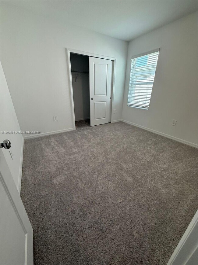 Building Photo - 5658 Nispero Wy