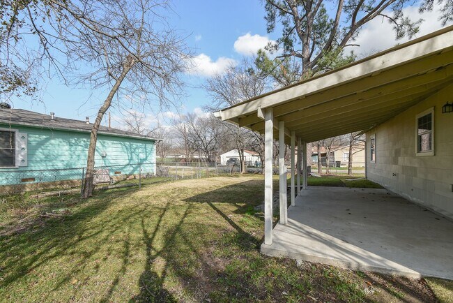 Building Photo - 1302  Stanford- House **COMING SOON**