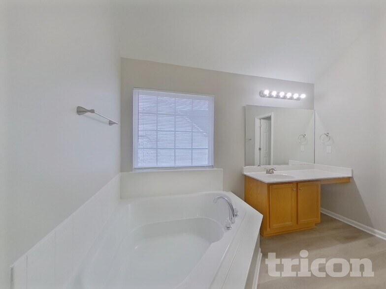 Building Photo - 3837 Parkers Fry