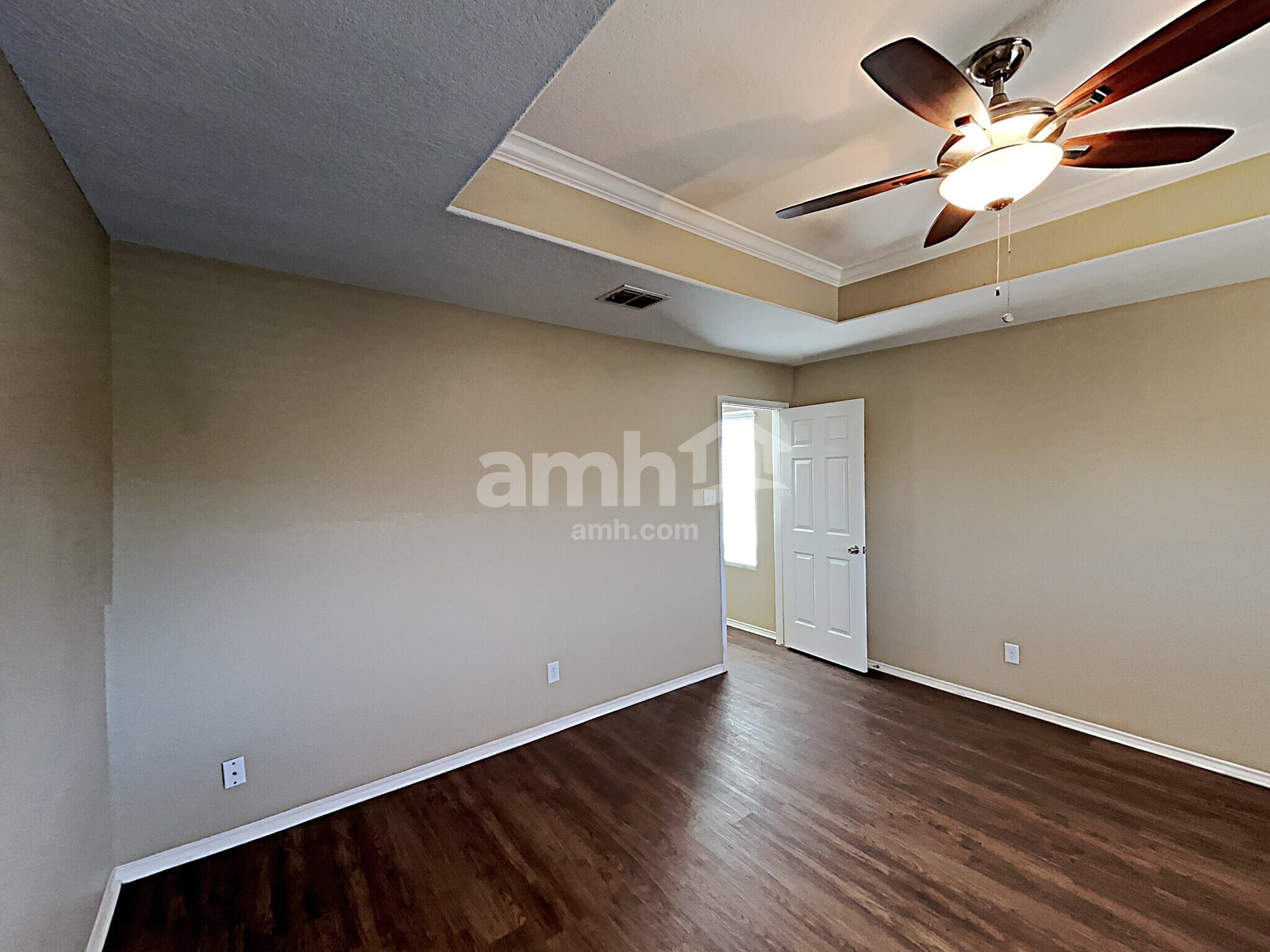 Building Photo - 9239 Pacific Maple