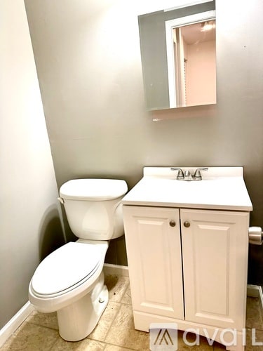 Building Photo - 87 Towne House Rd