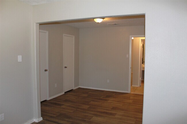 Building Photo - 4406 Lost Lake Ln