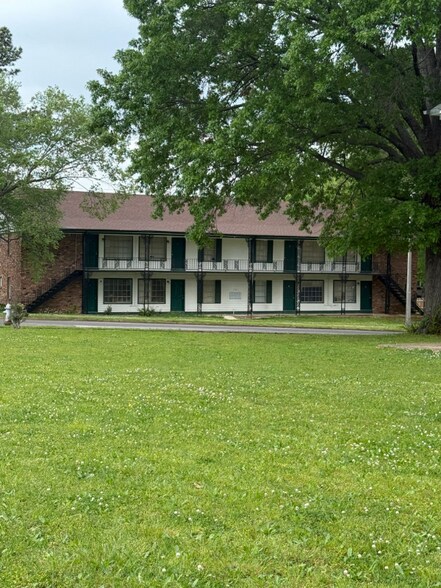 Primary Photo - 3720 Outland Rd