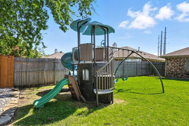 Building Photo - 749 Western Trail