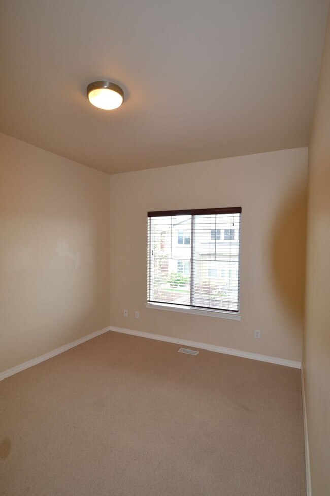Building Photo - 5079 Farris Creek Ct