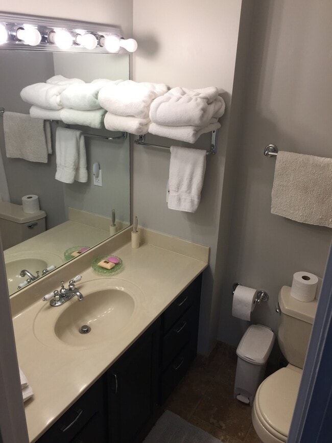 Building Photo - Green Hills living at its best.  2 BR 2.5 ...