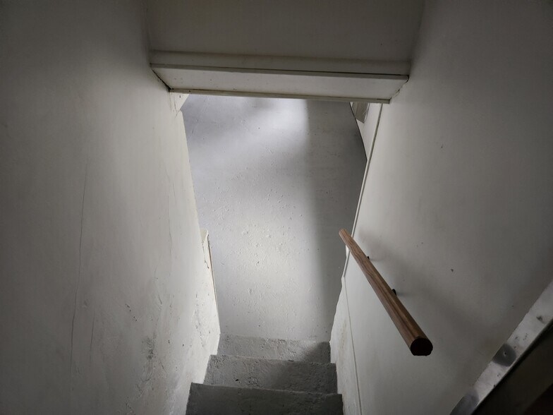 Building Photo - 4648 W 149th St