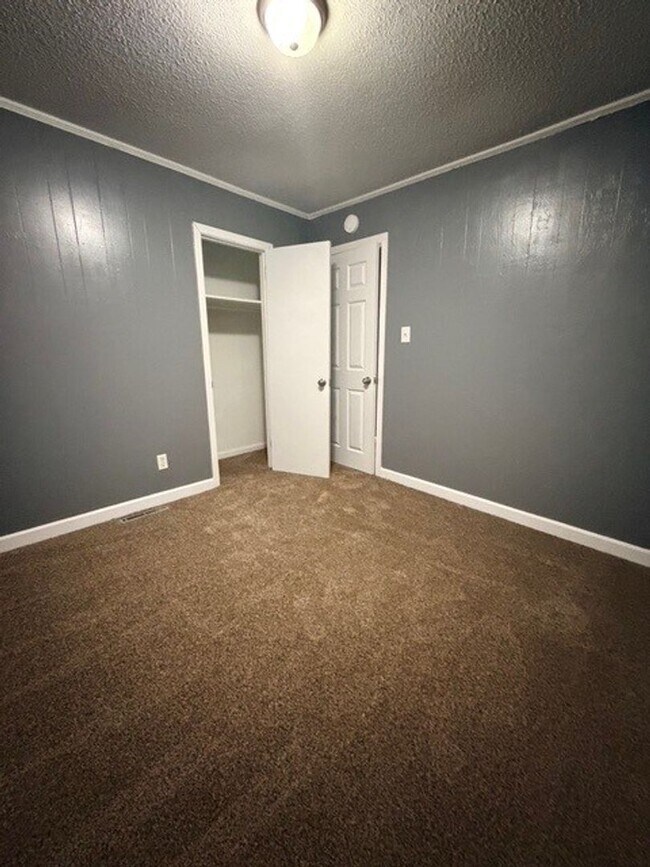 Building Photo - 602B Taggart Ave