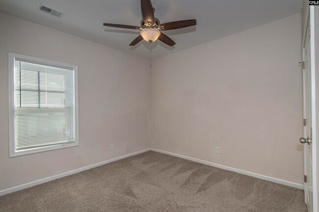Building Photo - 147 Doolittle Dr