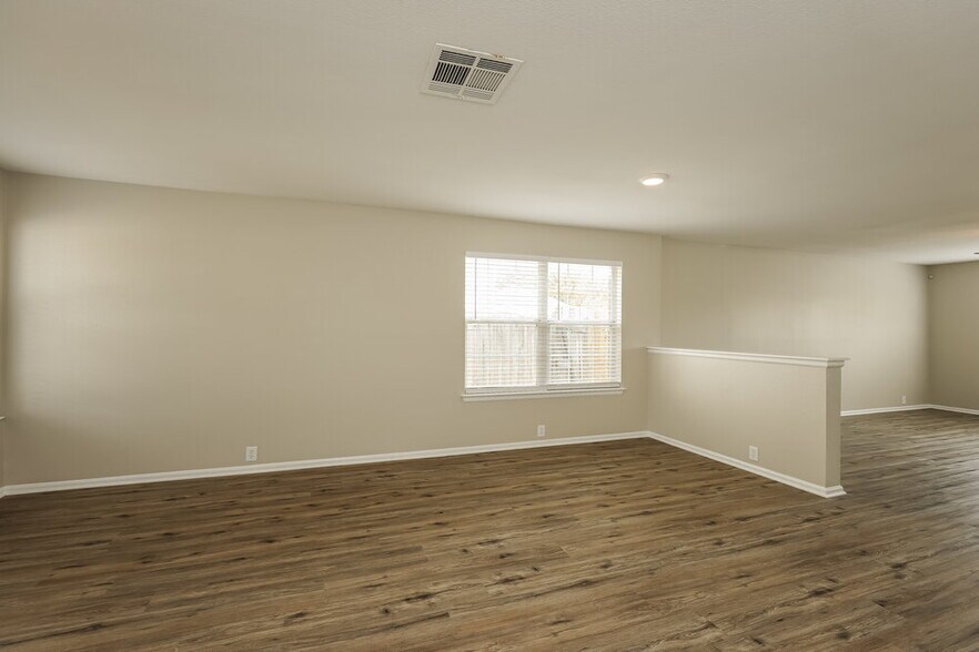 Building Photo - 3522 Blue Topaz