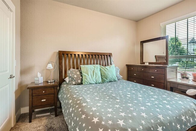 Building Photo - 9401 McKnight Lp