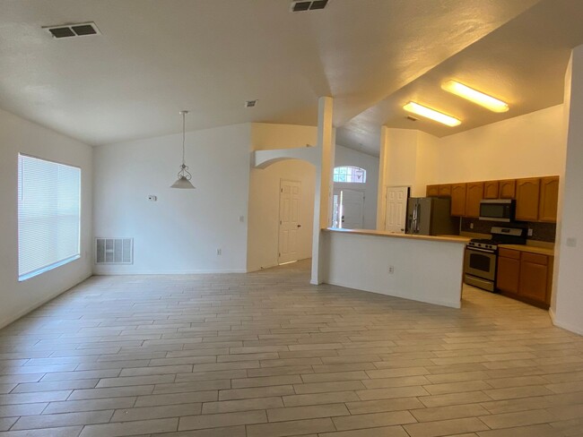Building Photo - Home for rent