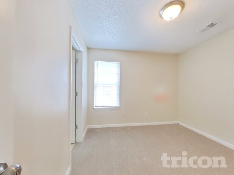 Building Photo - 3853 Sunview Dr NW