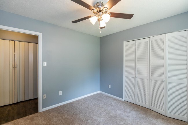 Building Photo - 104 Greenwood Cir