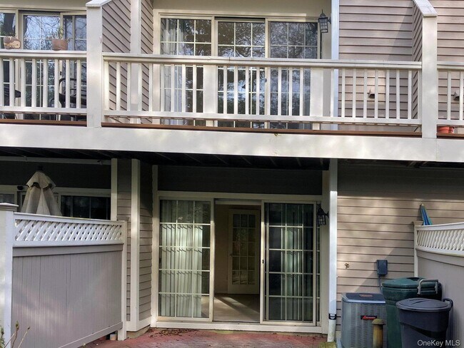 Building Photo - 1404 Pondcrest Ln