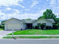Building Photo - 298 Quail Ct