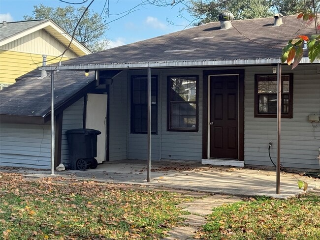 Building Photo - 1401 Pugh Dr