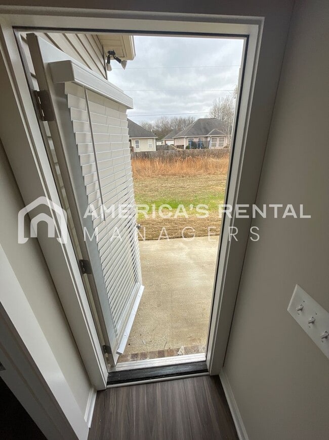 Building Photo - Home for Rent in Oak Grove, AL!!! Available to View Now!