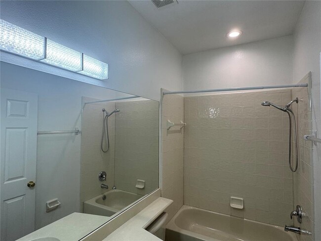 Building Photo - 2500 Trapside Ct