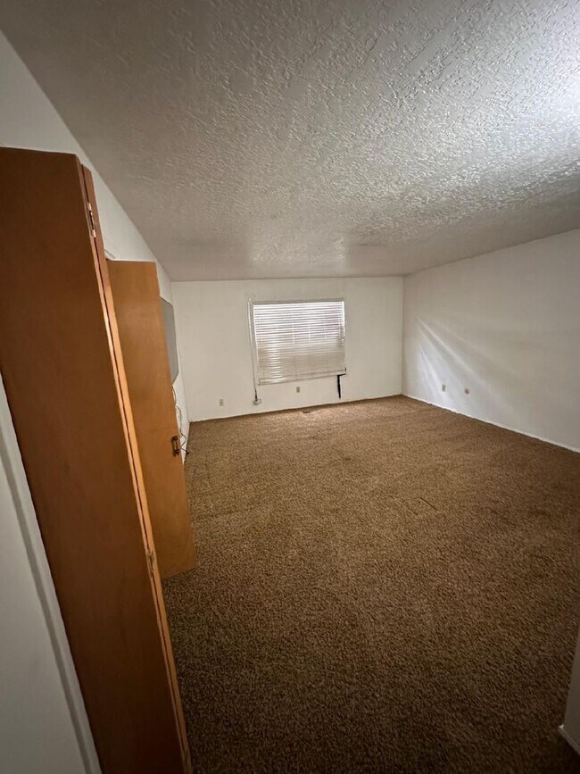 Building Photo - NE 2/BA 2/BA 2/CG