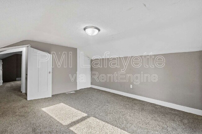 Building Photo - 306 E Monroe St