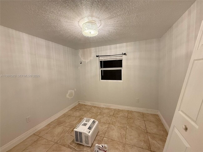 Building Photo - 5488 Fearnley Rd