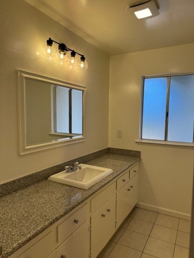 Building Photo - Beautiful home in Laurel Wood