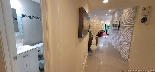 Building Photo - 6010 S Falls Cir Dr