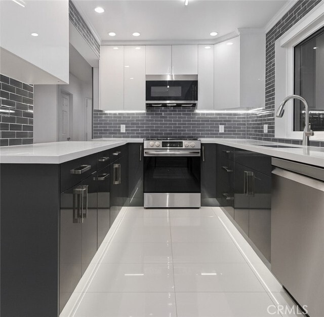 Building Photo - 3381 Oakmont View Dr