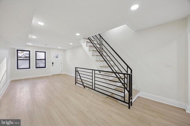 Building Photo - 53 E Sharpnack St